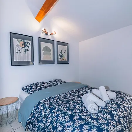 Joli Avec Mezzanine * Roquemaure (Gard)
