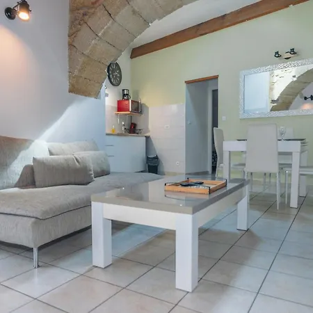 Apartment Joli Avec Mezzanine